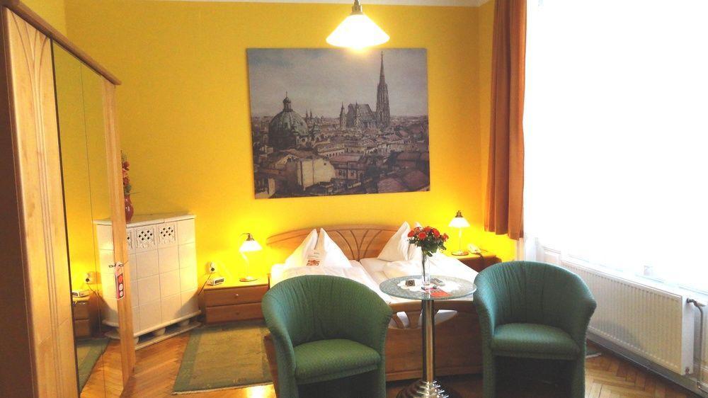 Pension Lehrerhaus Wina Bagian luar foto