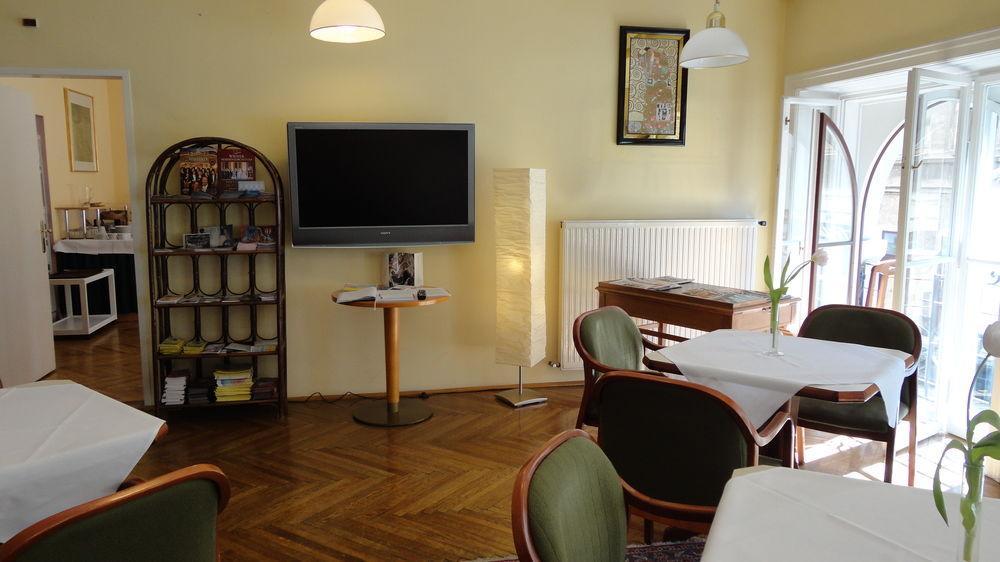 Pension Lehrerhaus Wina Bagian luar foto