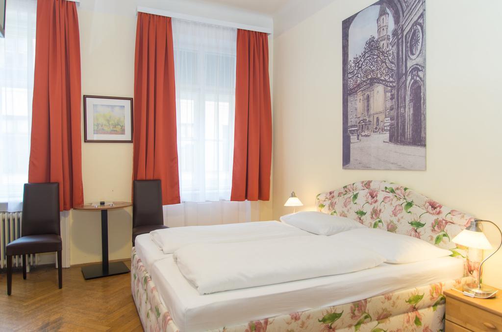 Pension Lehrerhaus Wina Bagian luar foto