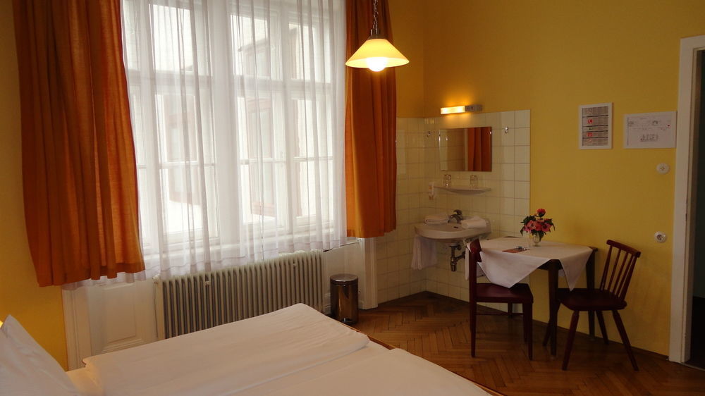 Pension Lehrerhaus Wina Bagian luar foto