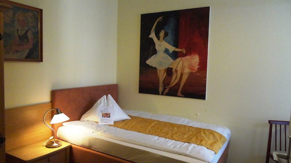 Pension Lehrerhaus Wina Bagian luar foto
