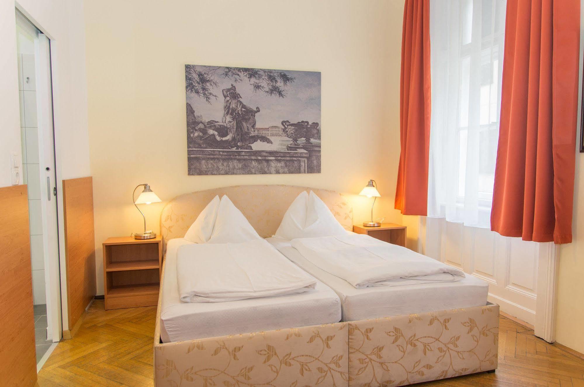 Pension Lehrerhaus Wina Bagian luar foto