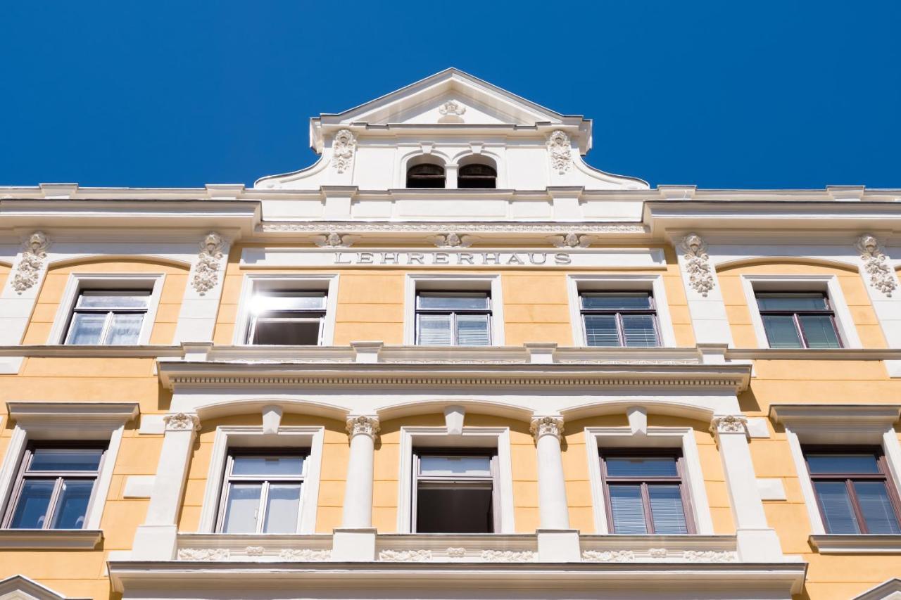 Pension Lehrerhaus Wina Bagian luar foto